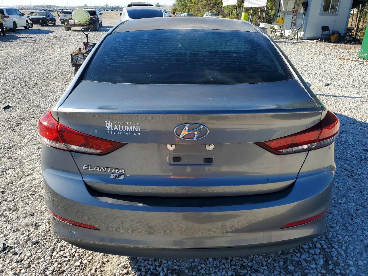 2018 Hyundai Elantra Se - Image 6