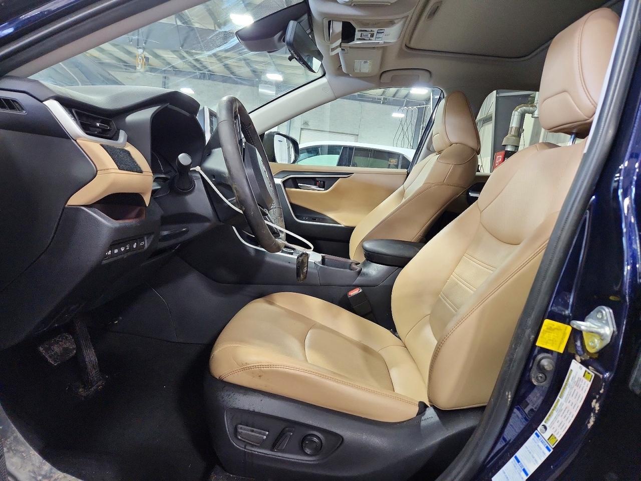 2021 Toyota Rav4 Hybrid Limited - Image 7