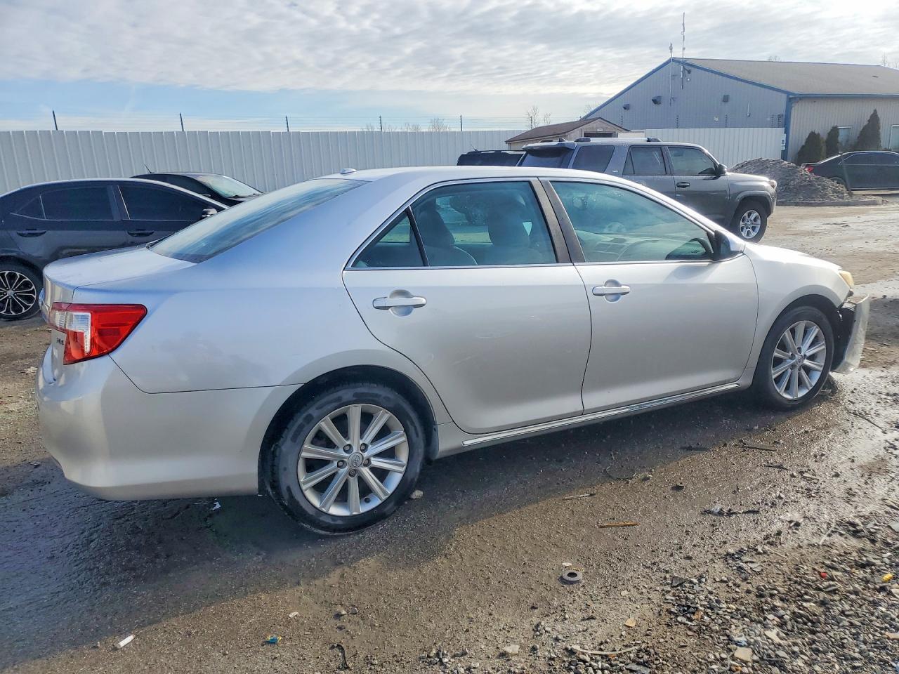 2014 Toyota Camry Xle - Image 3