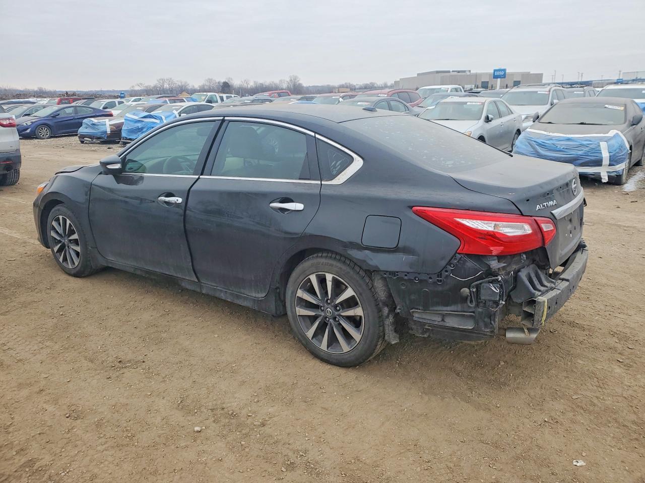 2016 Nissan Altima 2.5 - Фото 2