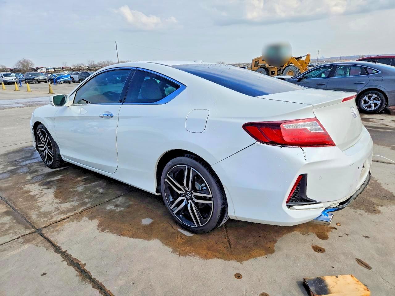2017 Honda Accord Touring - Фото 2