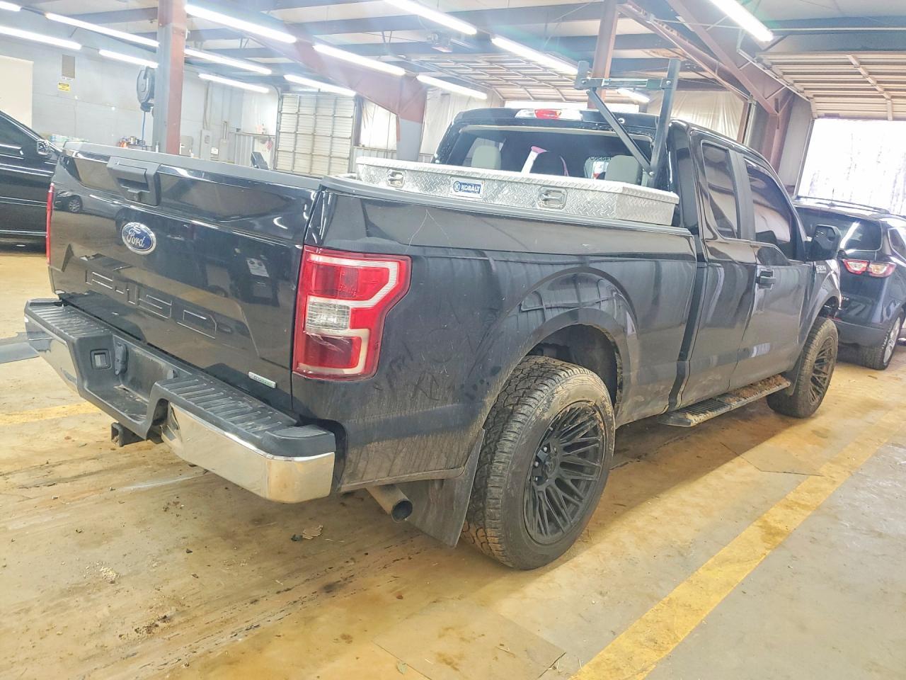 2018 Ford F150 Super Cab - Фото 3