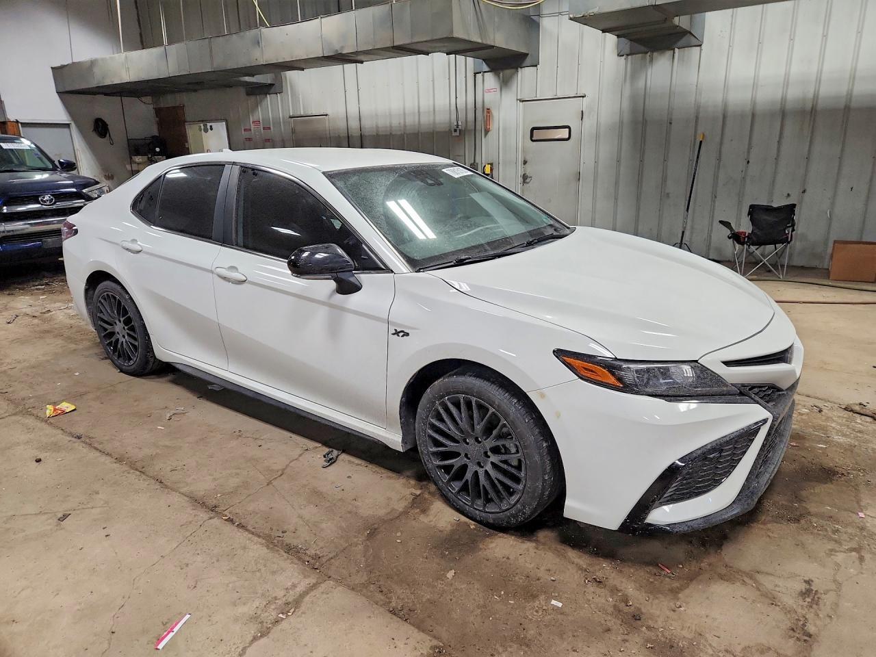 2024 Toyota Camry Se - Image 4