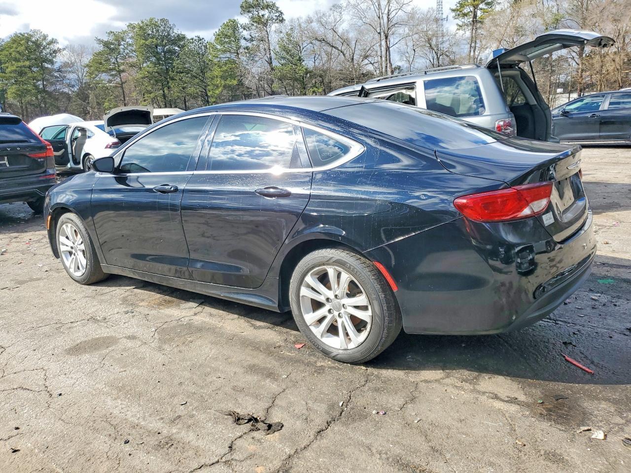 2016 Chrysler 200 Lx - Фото 2