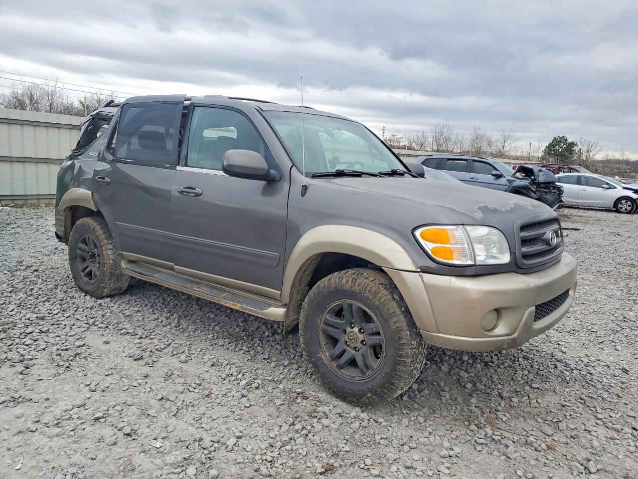 2003 Toyota Sequoia Sr5 - Image 4