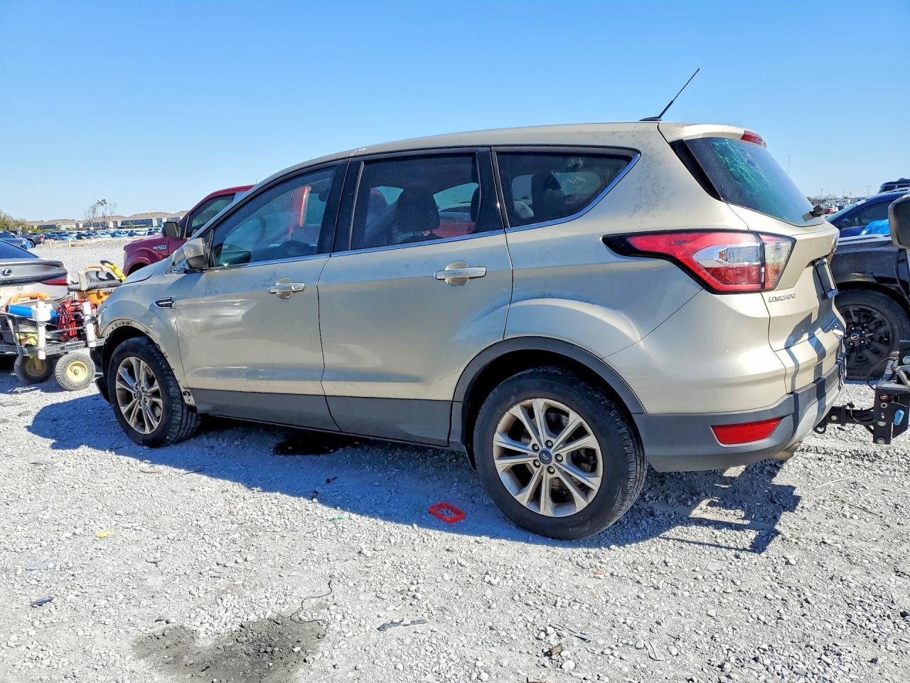2017 Ford Escape Se - Фото 2