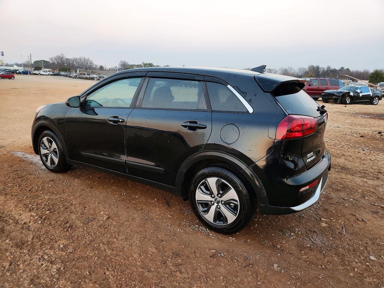 2017 Kia Niro Fe - Фото 2