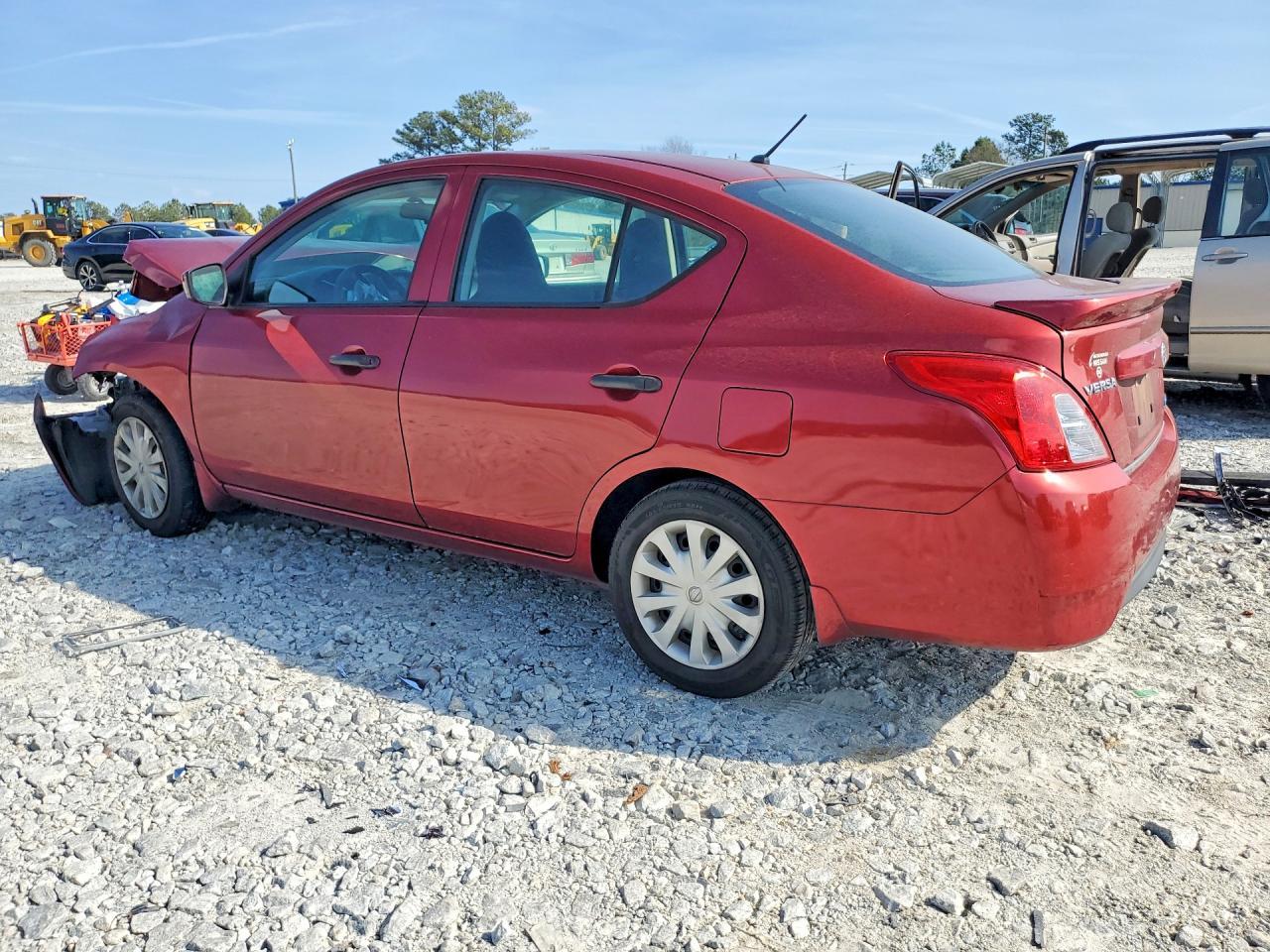 2016 Nissan Versa S - Фото 2