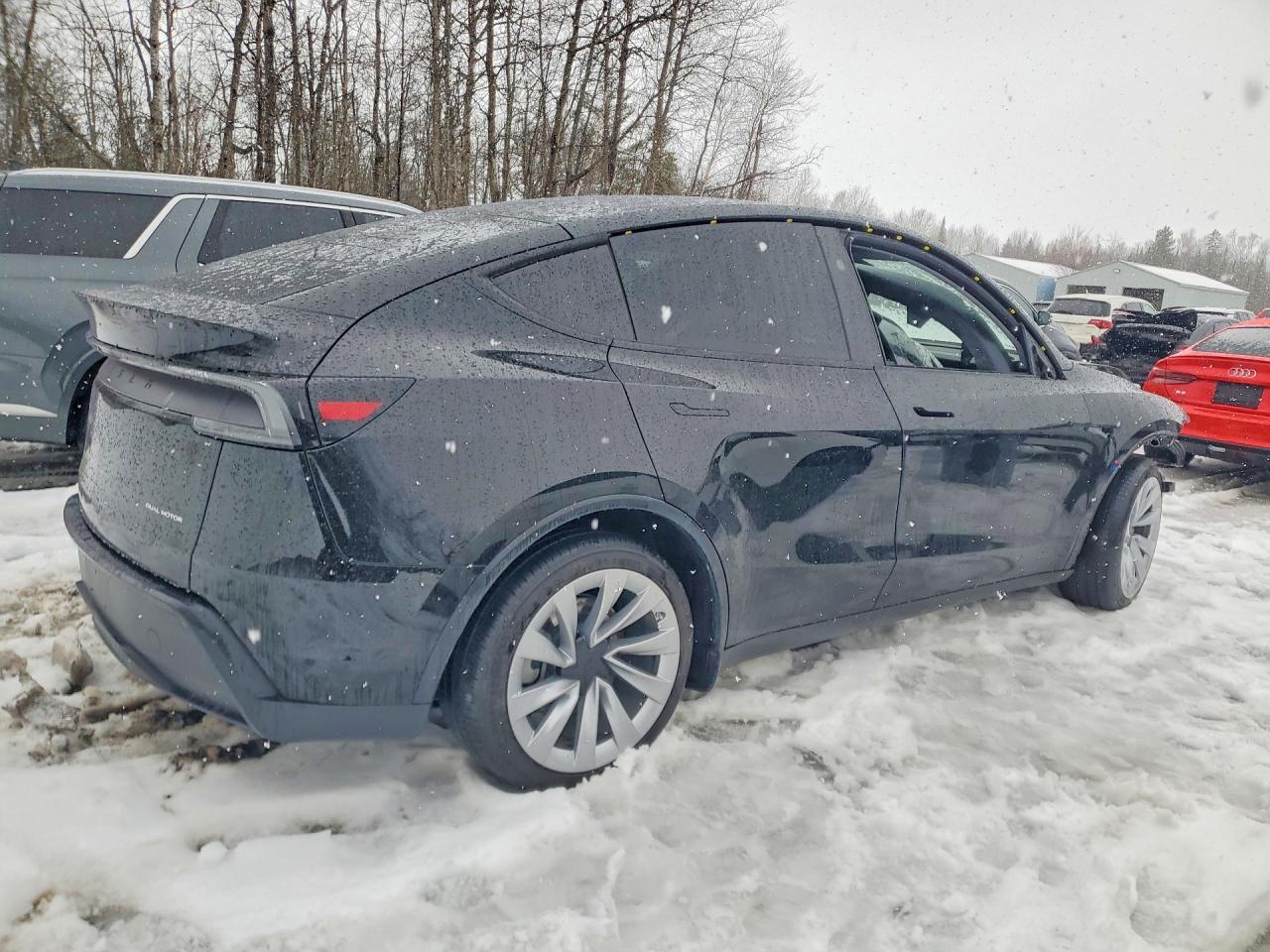 2026 Tesla Model Y - Фото 3