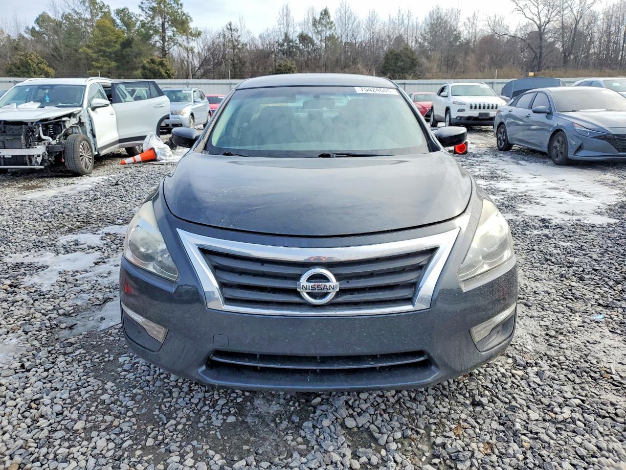 2015 Nissan Altima 2.5 S - Image 5