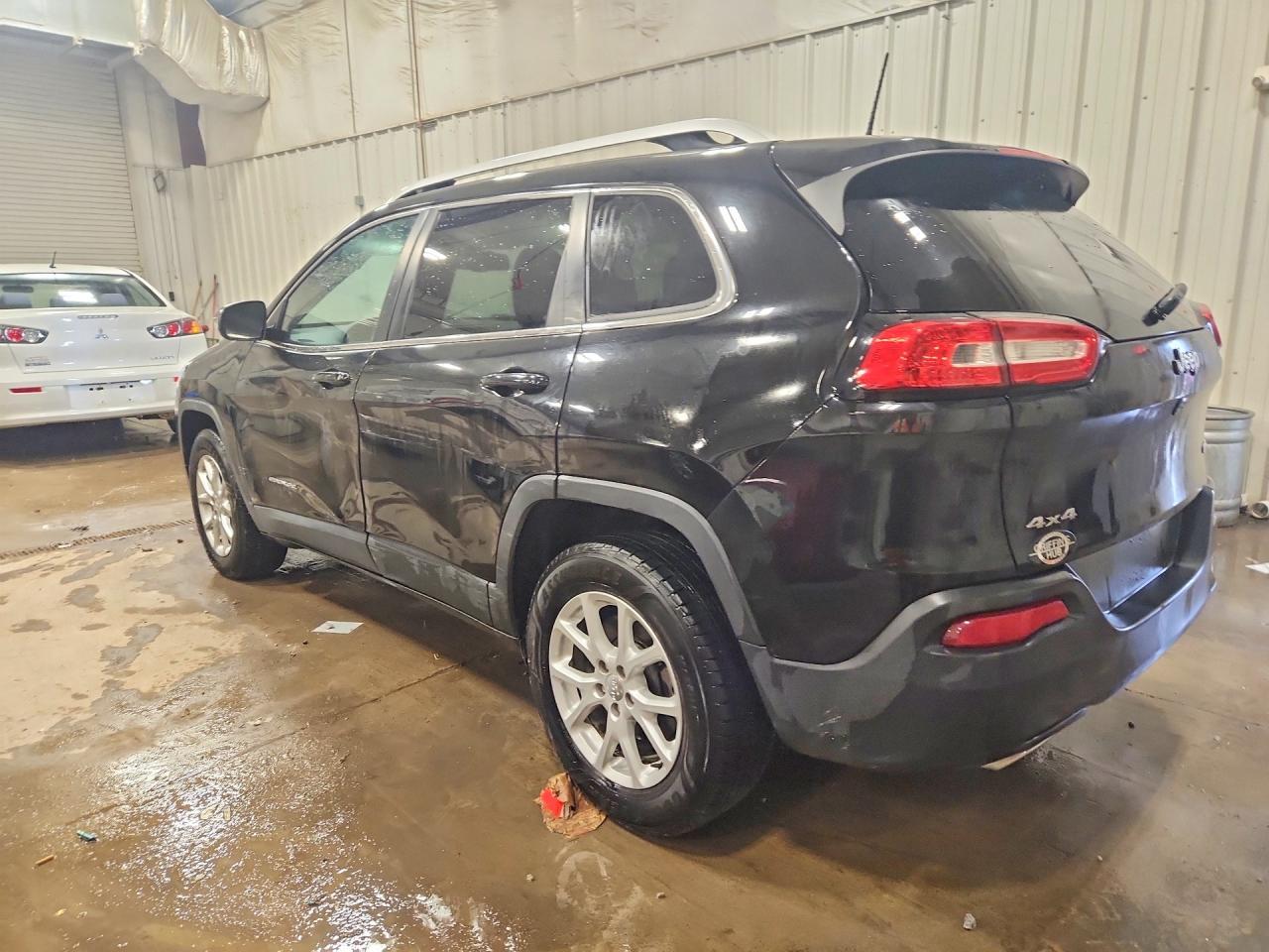 2017 Jeep Cherokee Latitude - Image 2