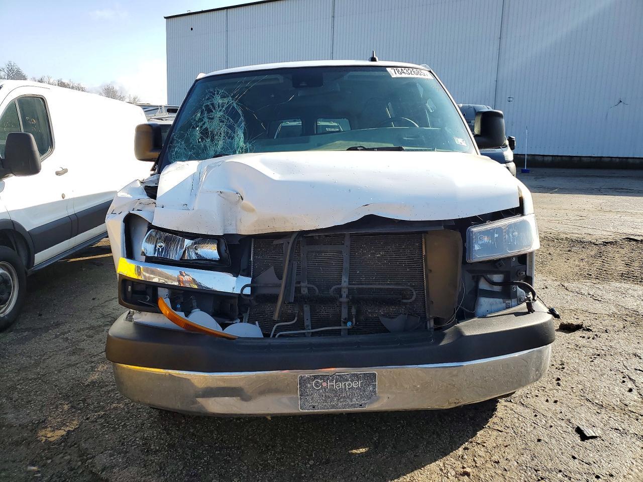 2020 Chevrolet Express G3500 Lt - Image 5