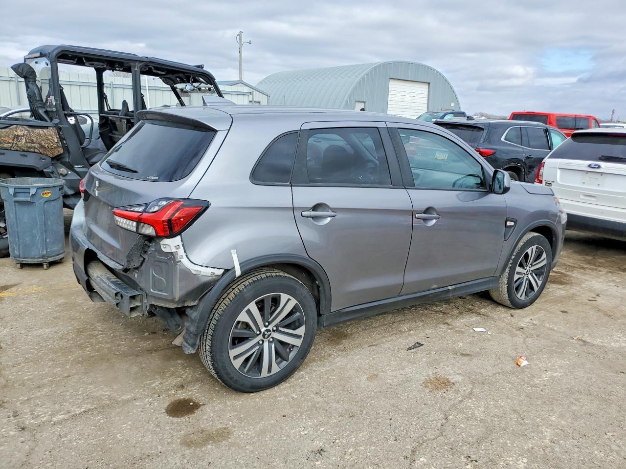 2020 Mitsubishi Outlander Sport Es - Фото 3
