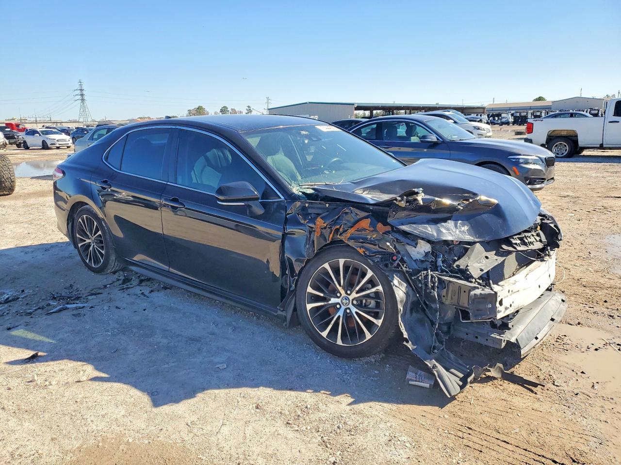2020 Toyota Camry Se - Фото 4