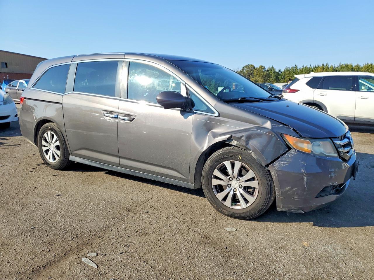 2017 Honda Odyssey Se - Image 4