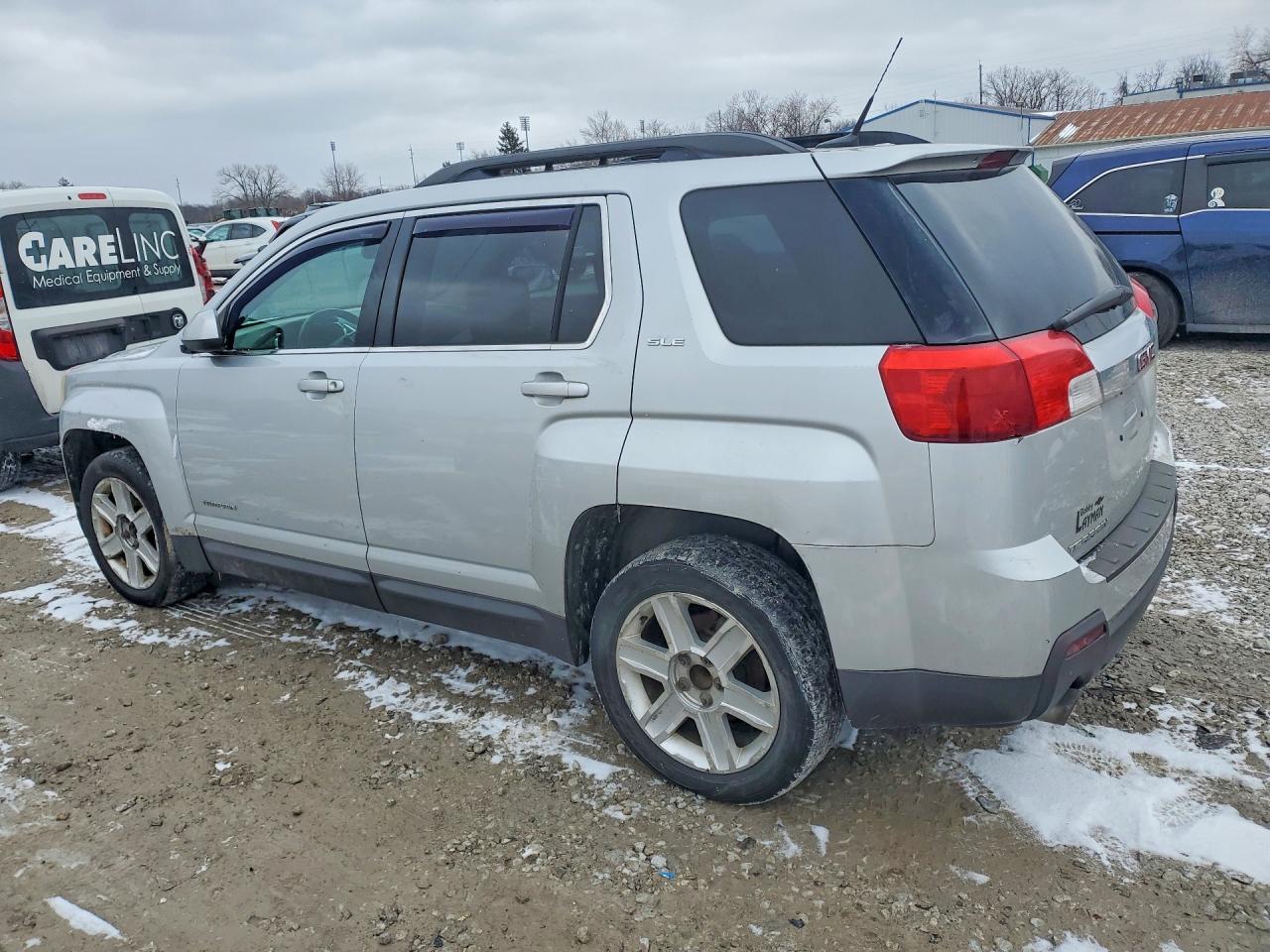 2010 GMC Terrain Sle - Image 2