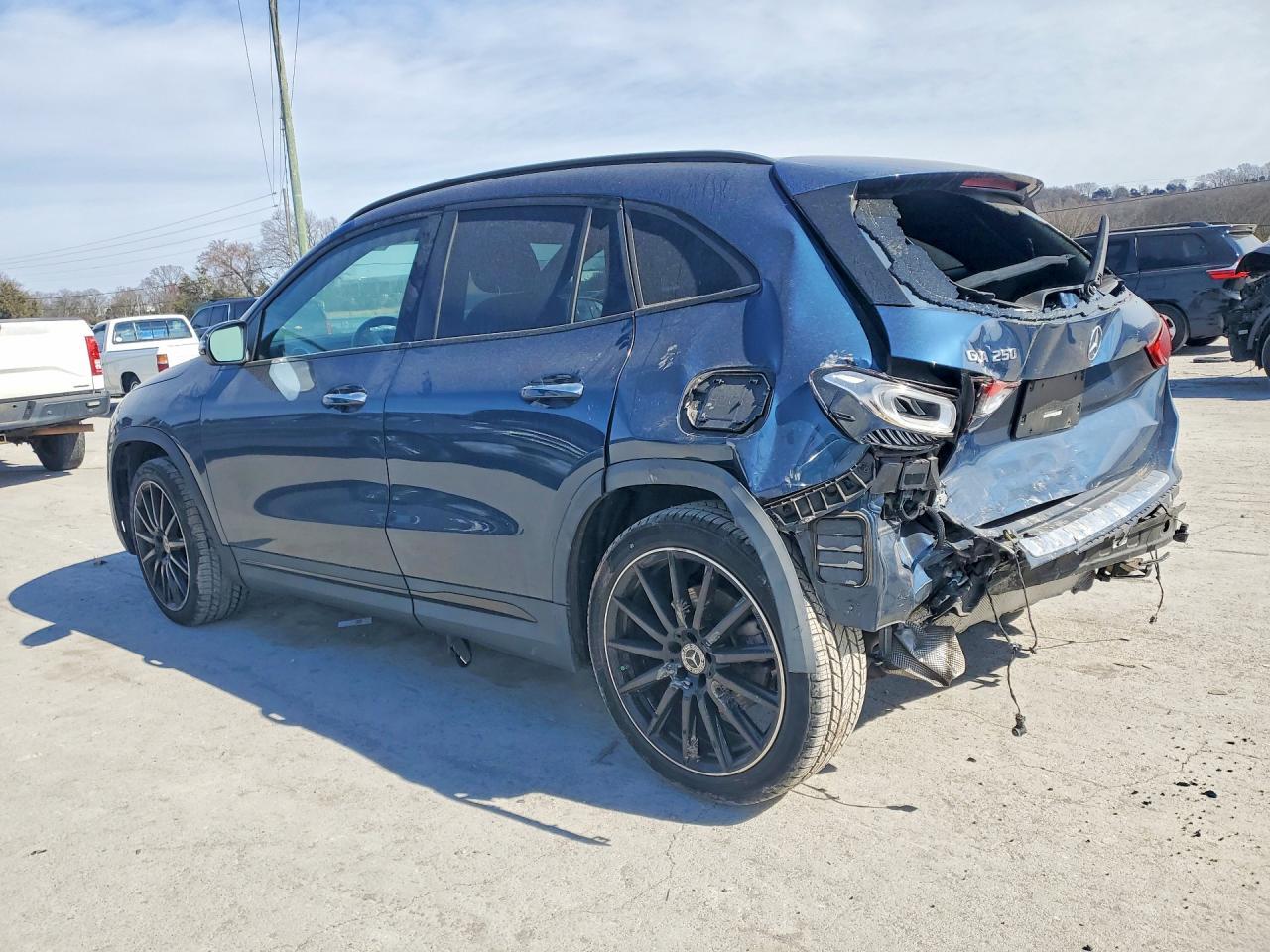 2022 Mercedes Benz Gla 250 - Фото 2