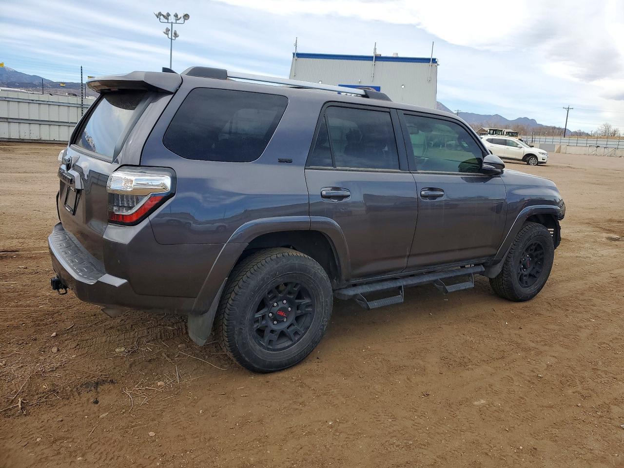 2021 Toyota 4Runner Sr5/Sr5 Premium - Image 3