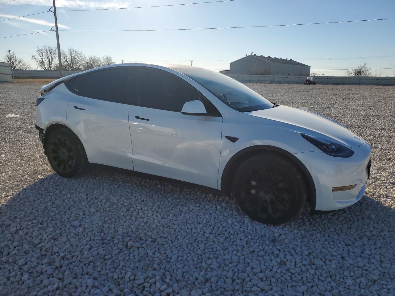 2023 Tesla Model Y - Фото 4