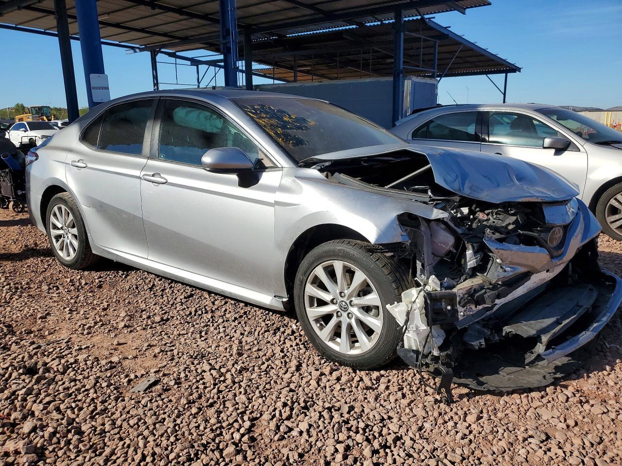 2018 Toyota Camry Le - Фото 4