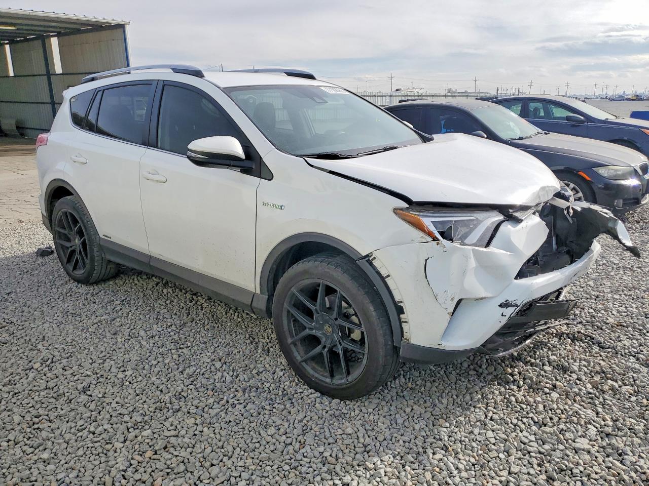 2018 Toyota Rav4 Hv Le - Image 4