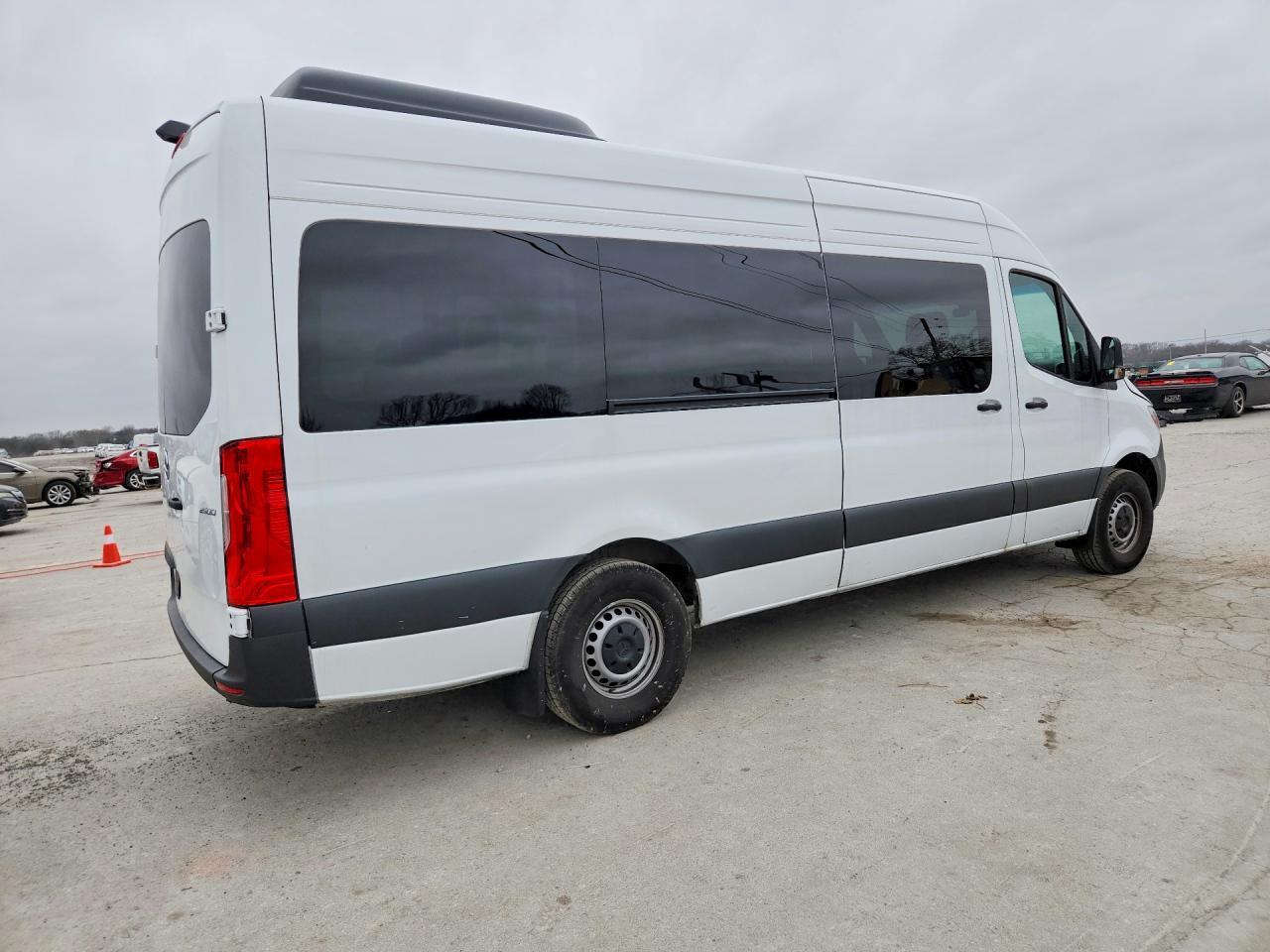 2025 Mercedes-Benz Sprinter 2500 - Фото 3