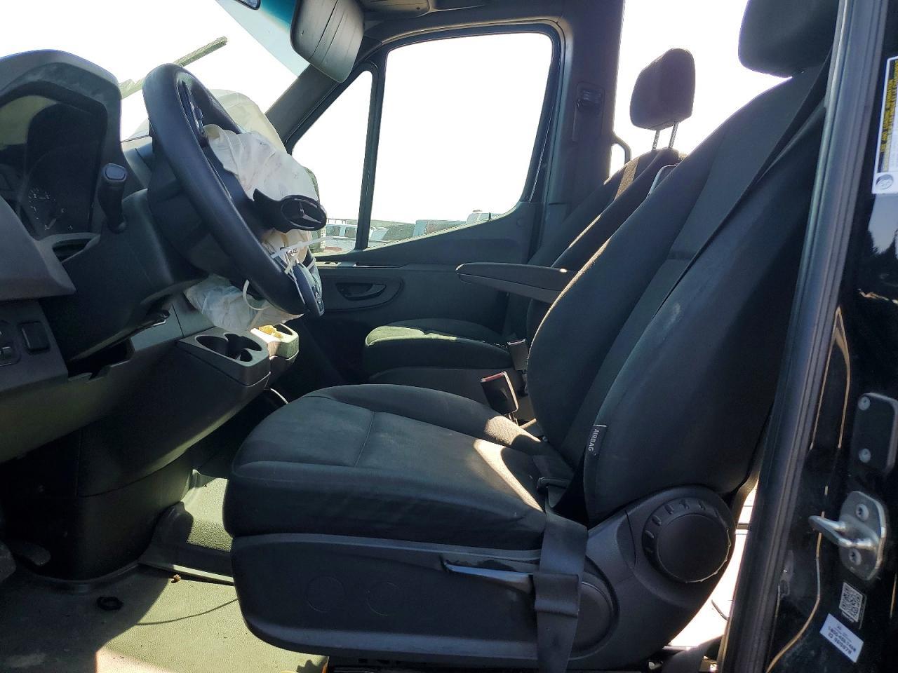 2019 Mercedes-Benz Sprinter 2500 - Image 7
