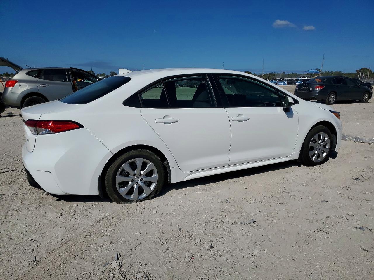 2025 Toyota Corolla Le - Image 3