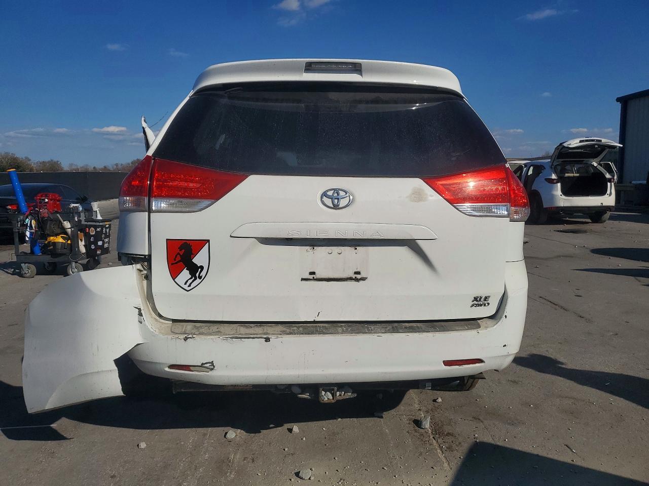 2012 Toyota Sienna Xle 7-Passenger - Image 6