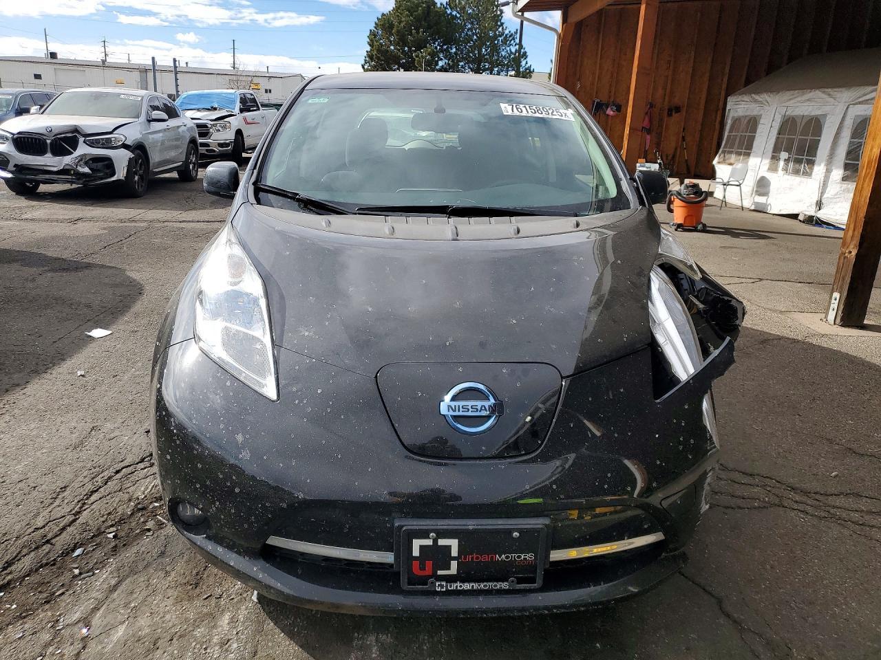 2015 Nissan Leaf S - Image 5