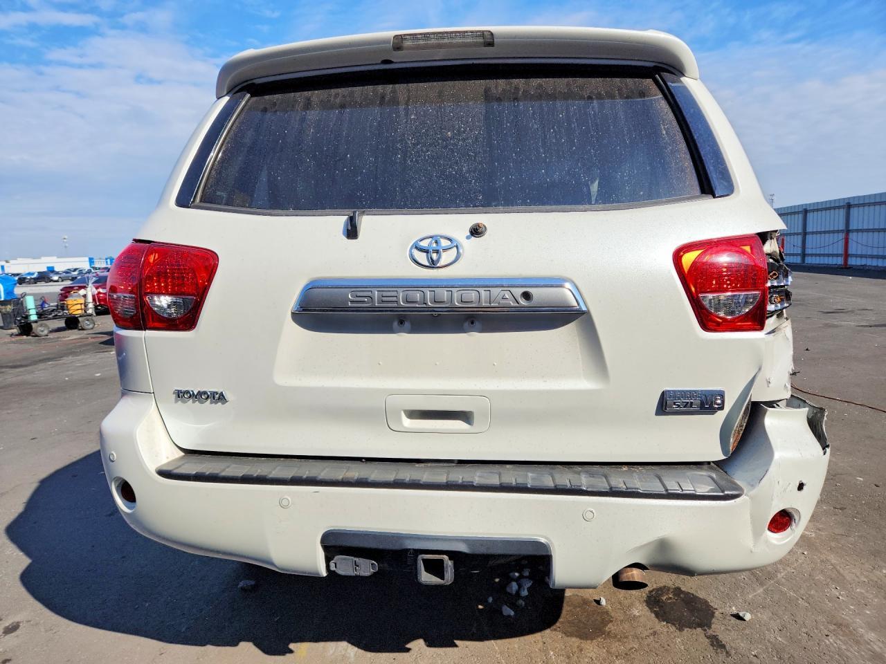 2010 Toyota Sequoia Platinum - Фото 6