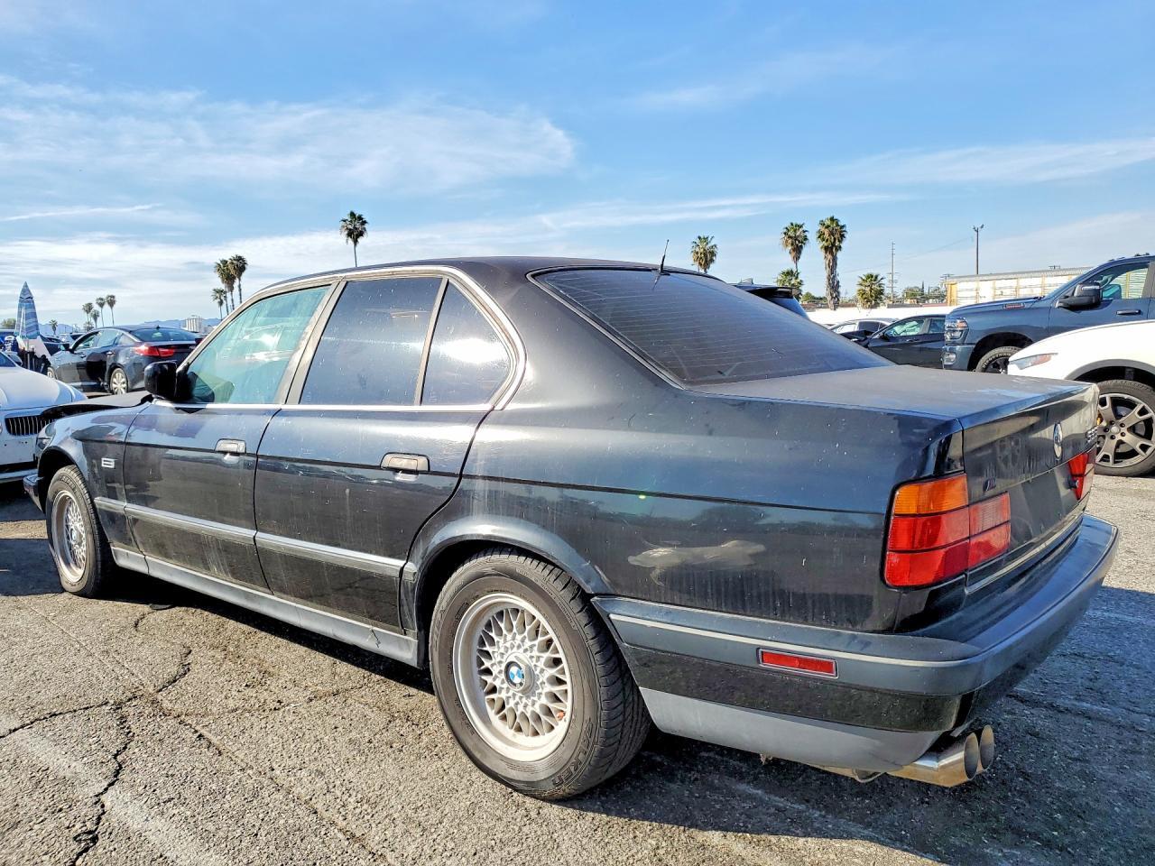 1991 BMW 3 Series 323I - Image 2
