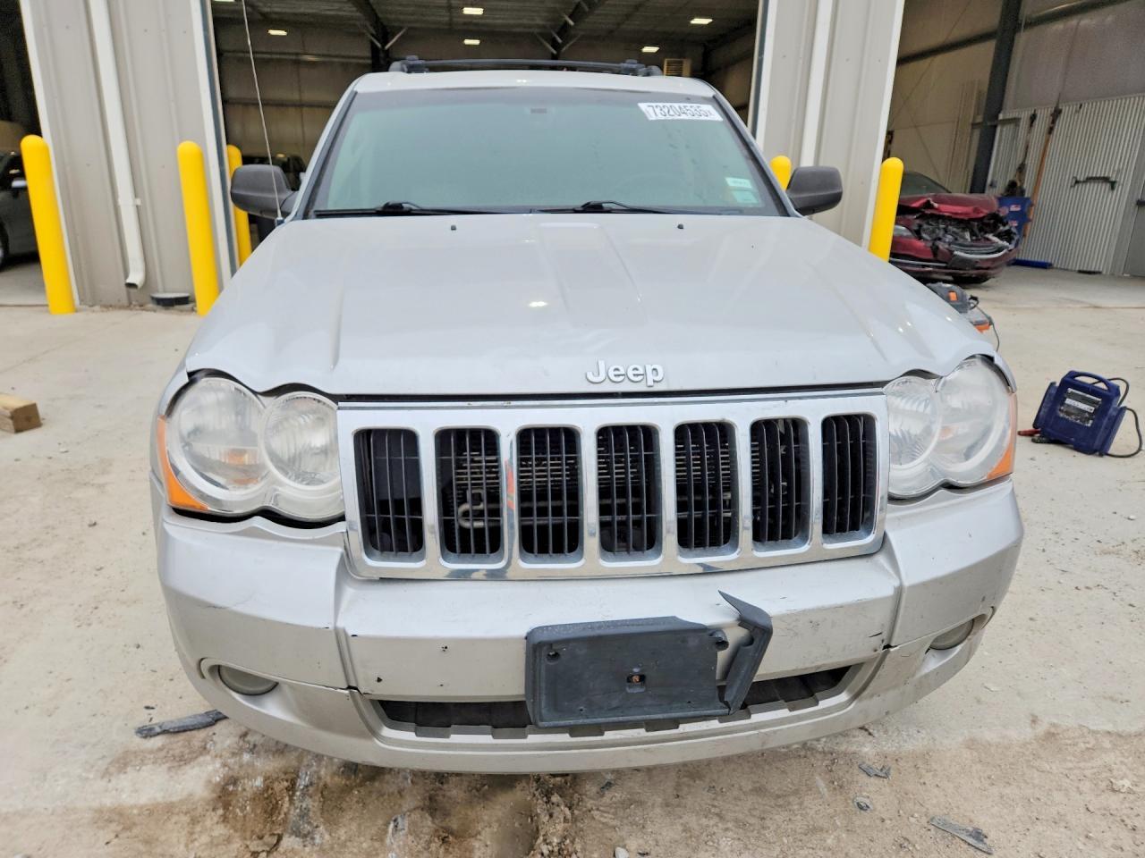 2010 Jeep Grand Cherokee Laredo - Image 5