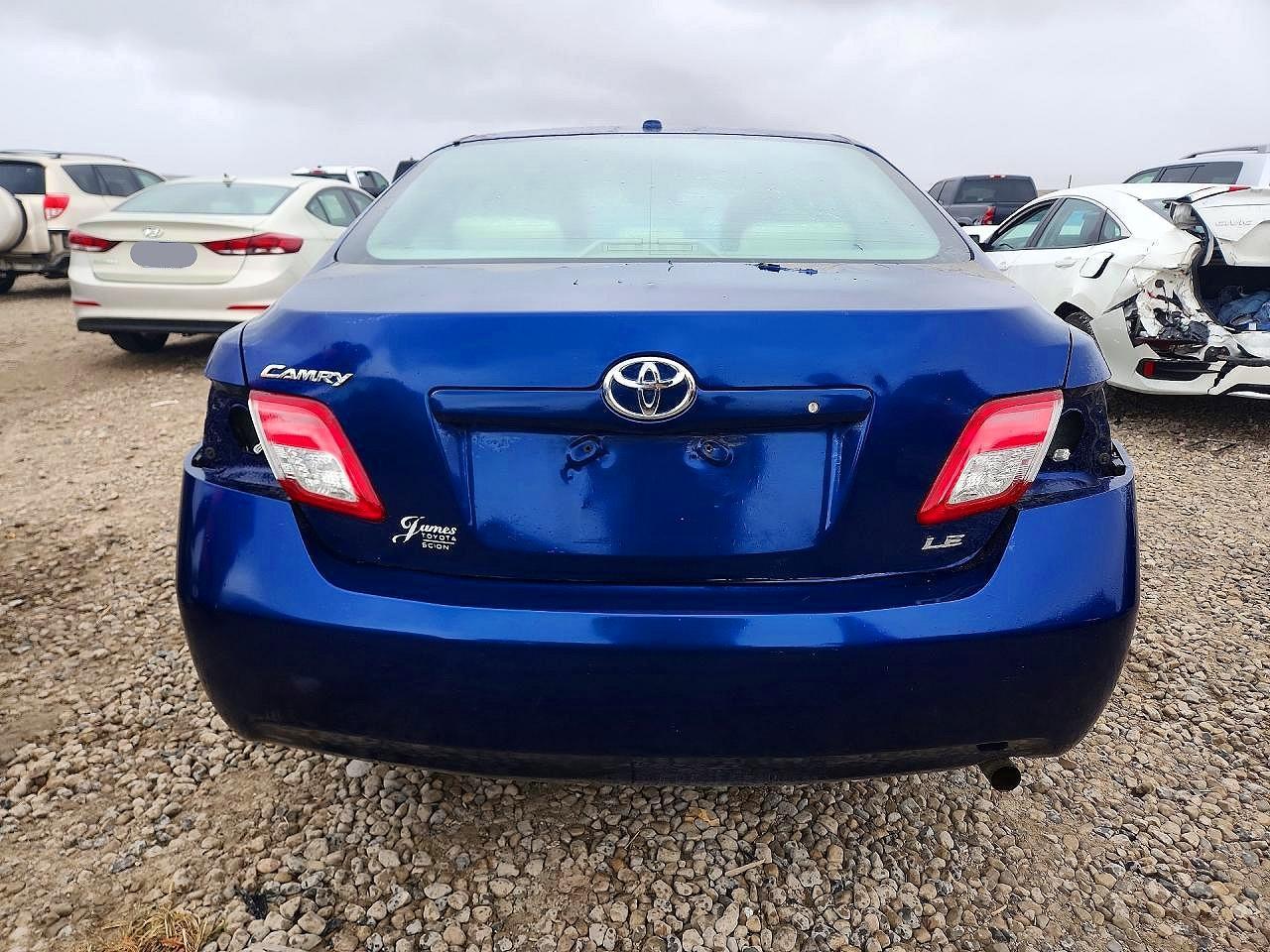 2010 Toyota Camry Le - Фото 6