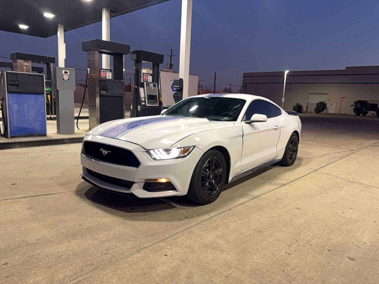 2016 Ford Mustang - Фото 2