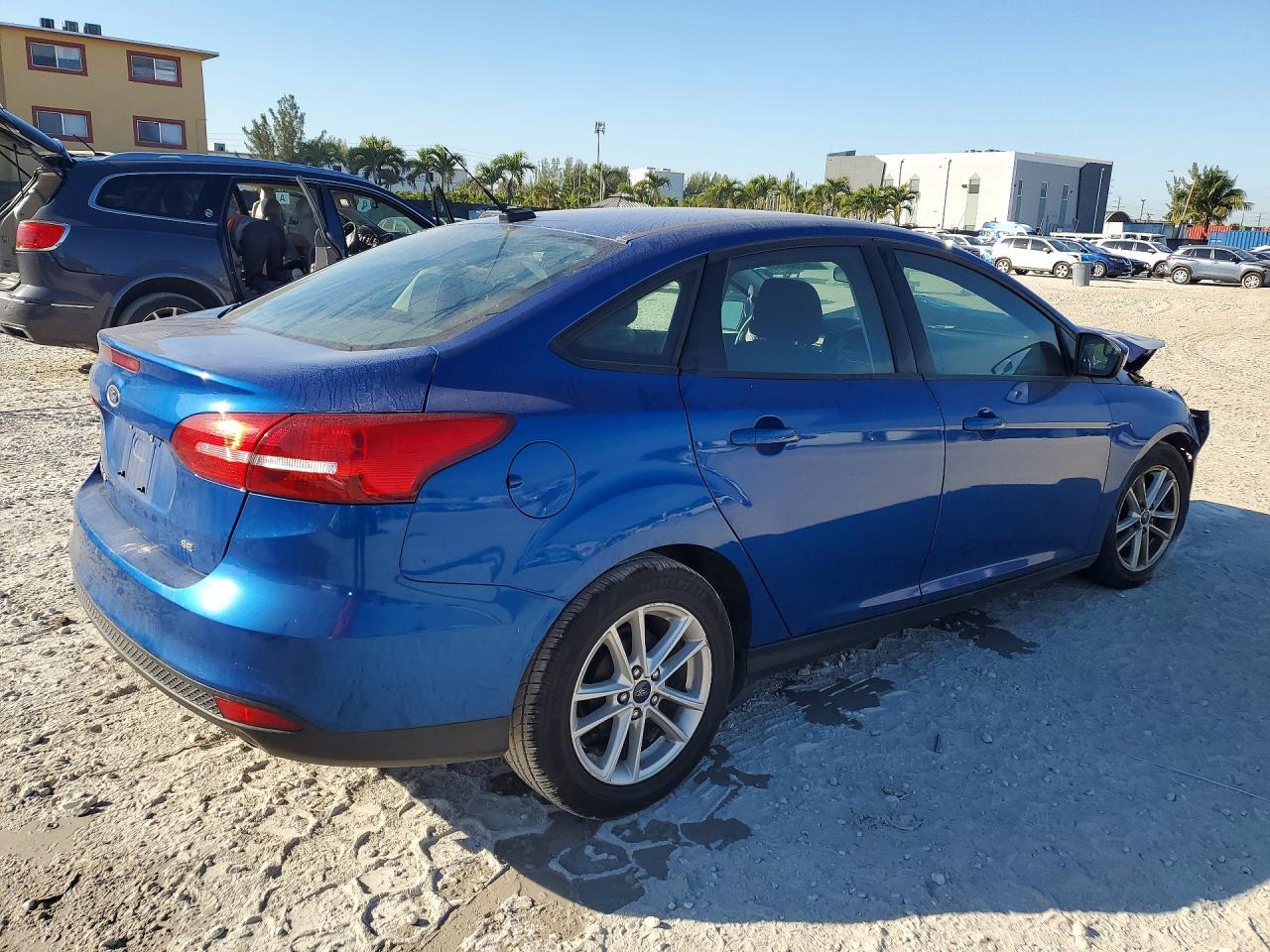 2018 Ford Focus Se - Image 3