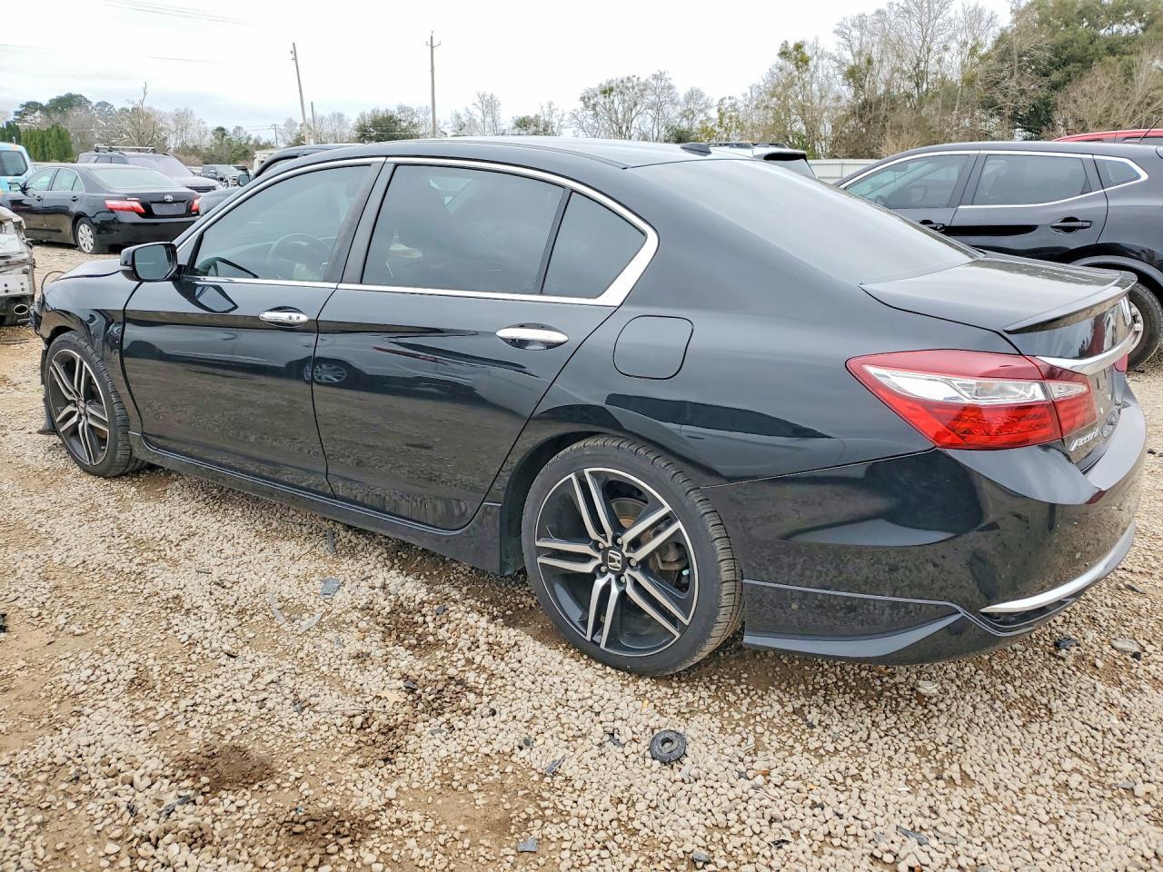2017 Honda Accord Ex - Image 2