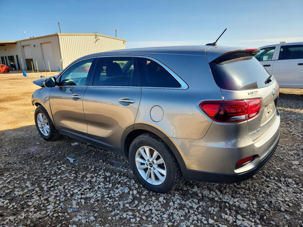 2019 Kia Sorento L - Фото 2