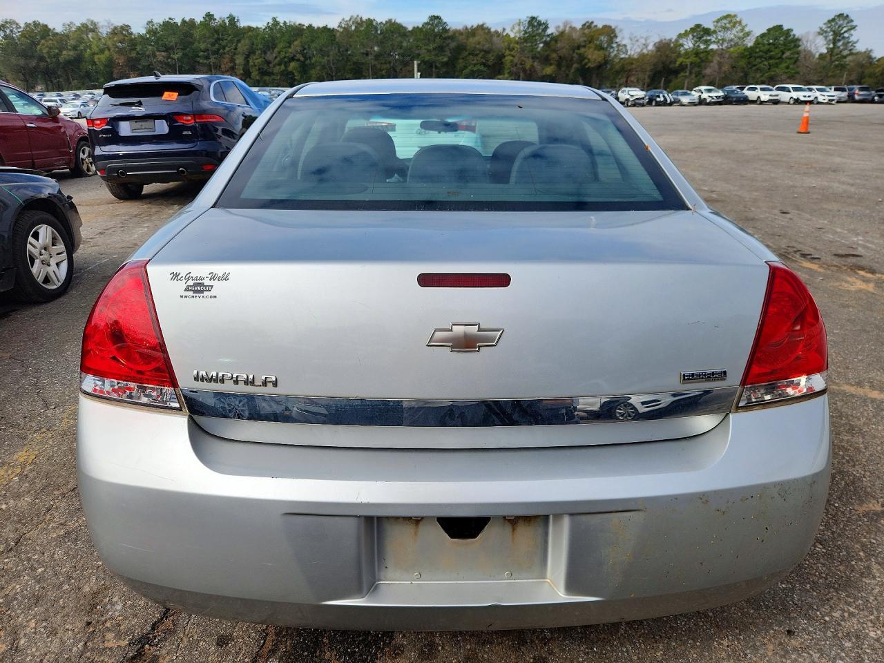 2011 Chevrolet Impala Ls - Фото 6