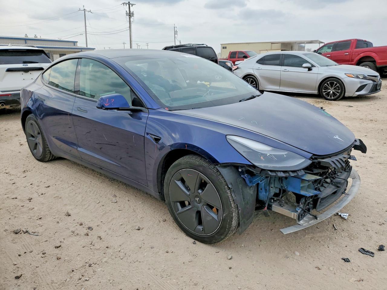 2022 Tesla Model 3 - Фото 4