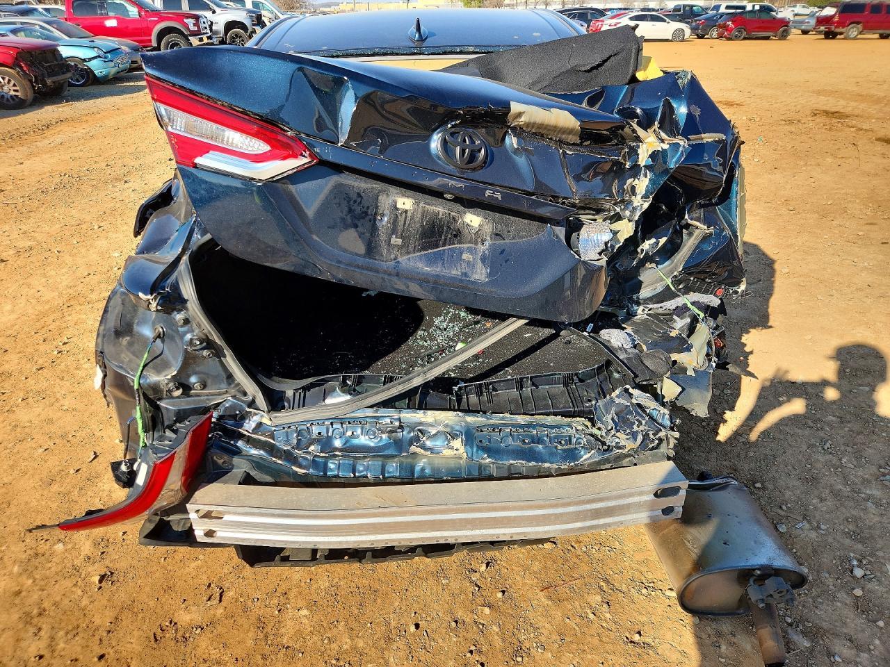 2020 Toyota Camry Le - Фото 6