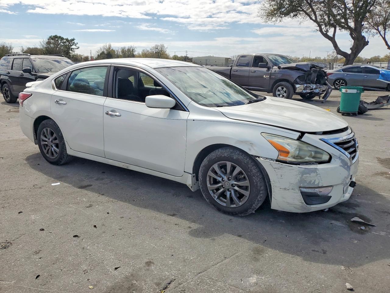 2015 Nissan Altima 2.5 S - Фото 4