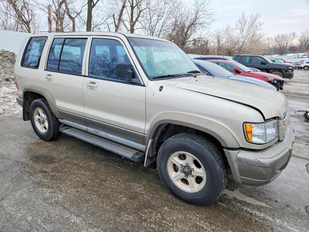 2000 Isuzu Trooper S - Image 4