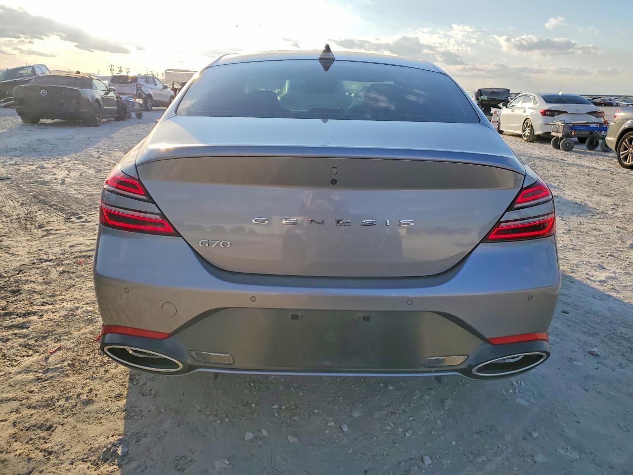 2025 Genesis G70 Base - Фото 6