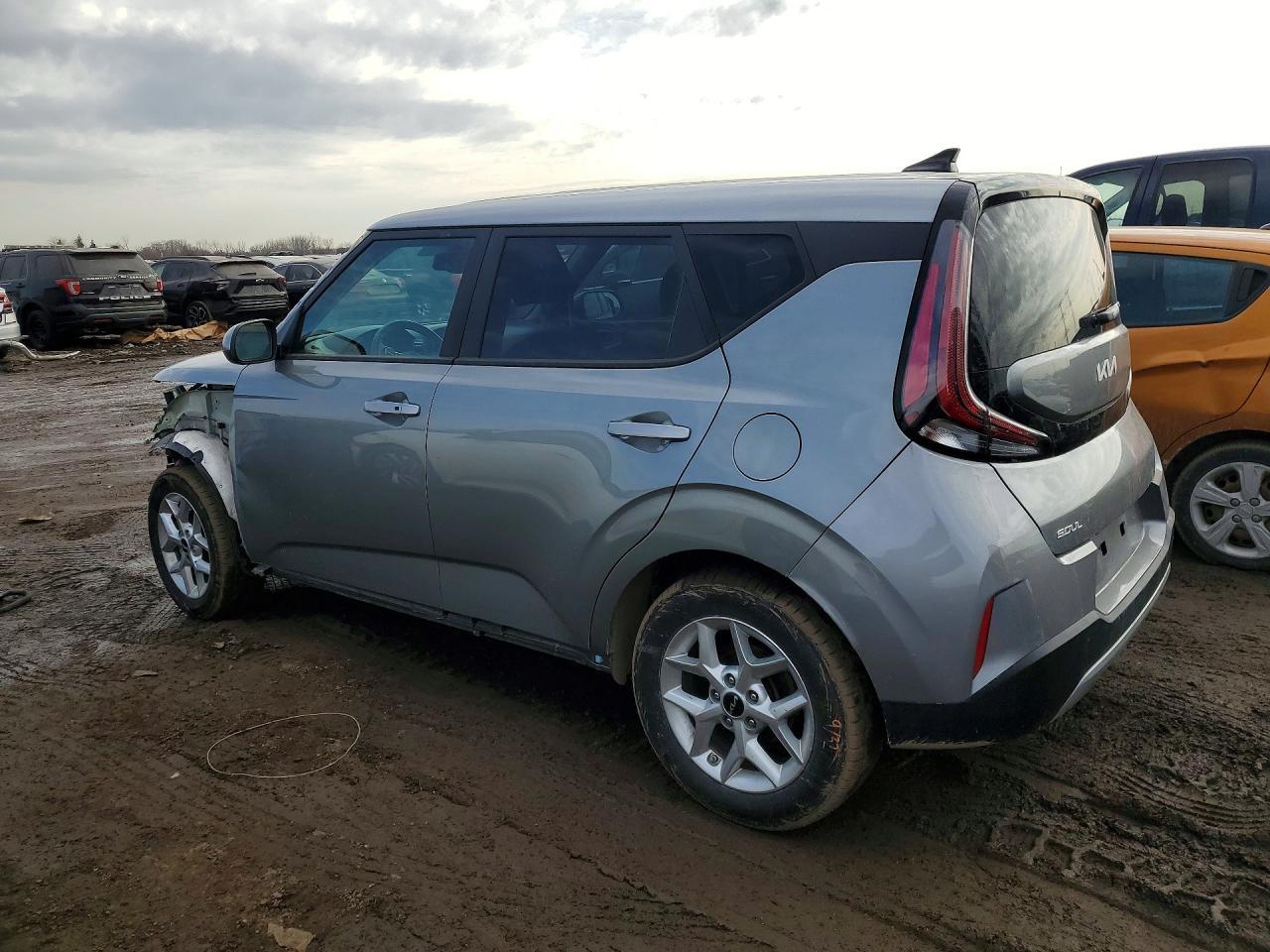 2025 Kia Soul Lx - Image 2