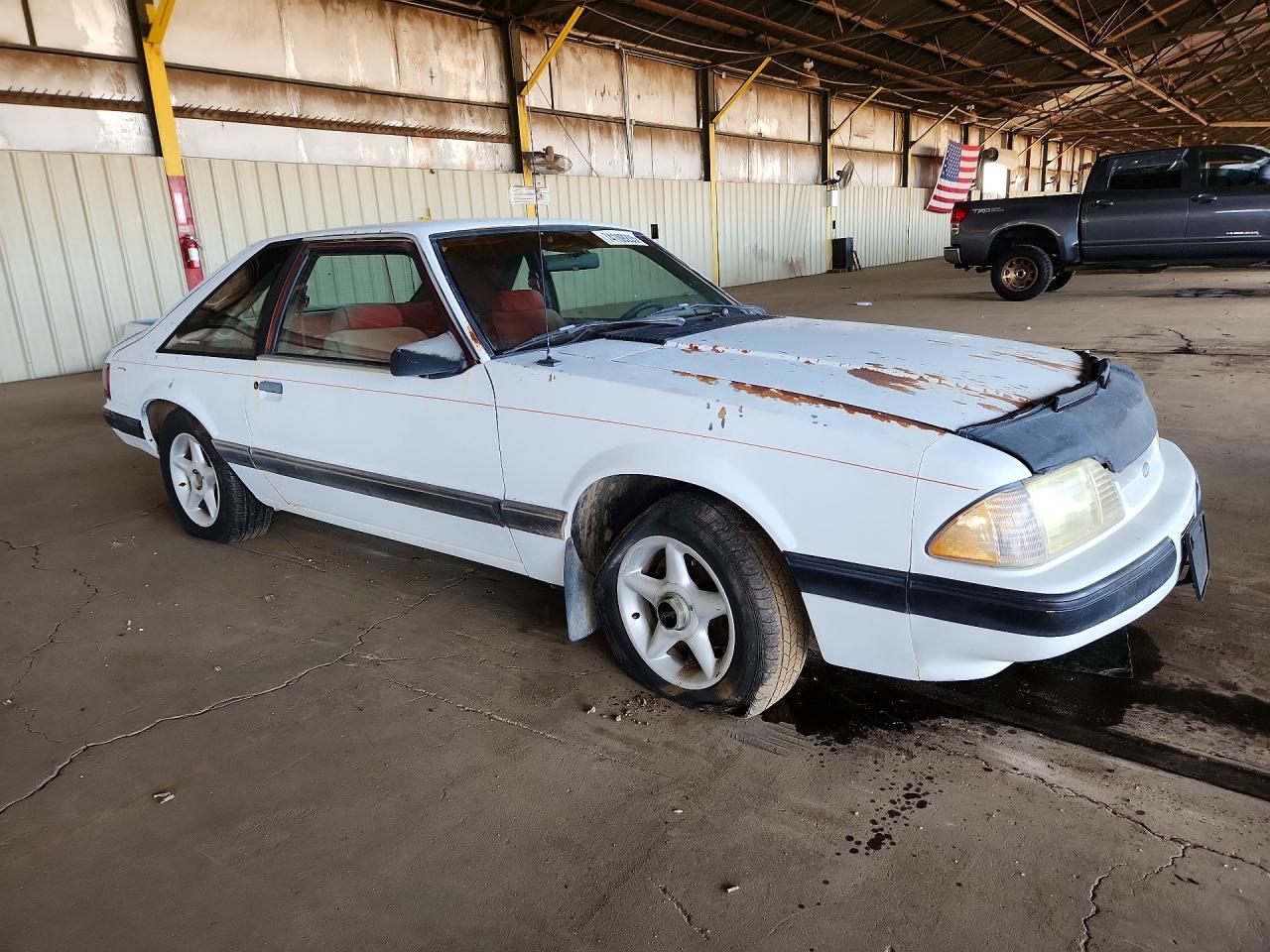 1989 Ford Mustang - Image 4