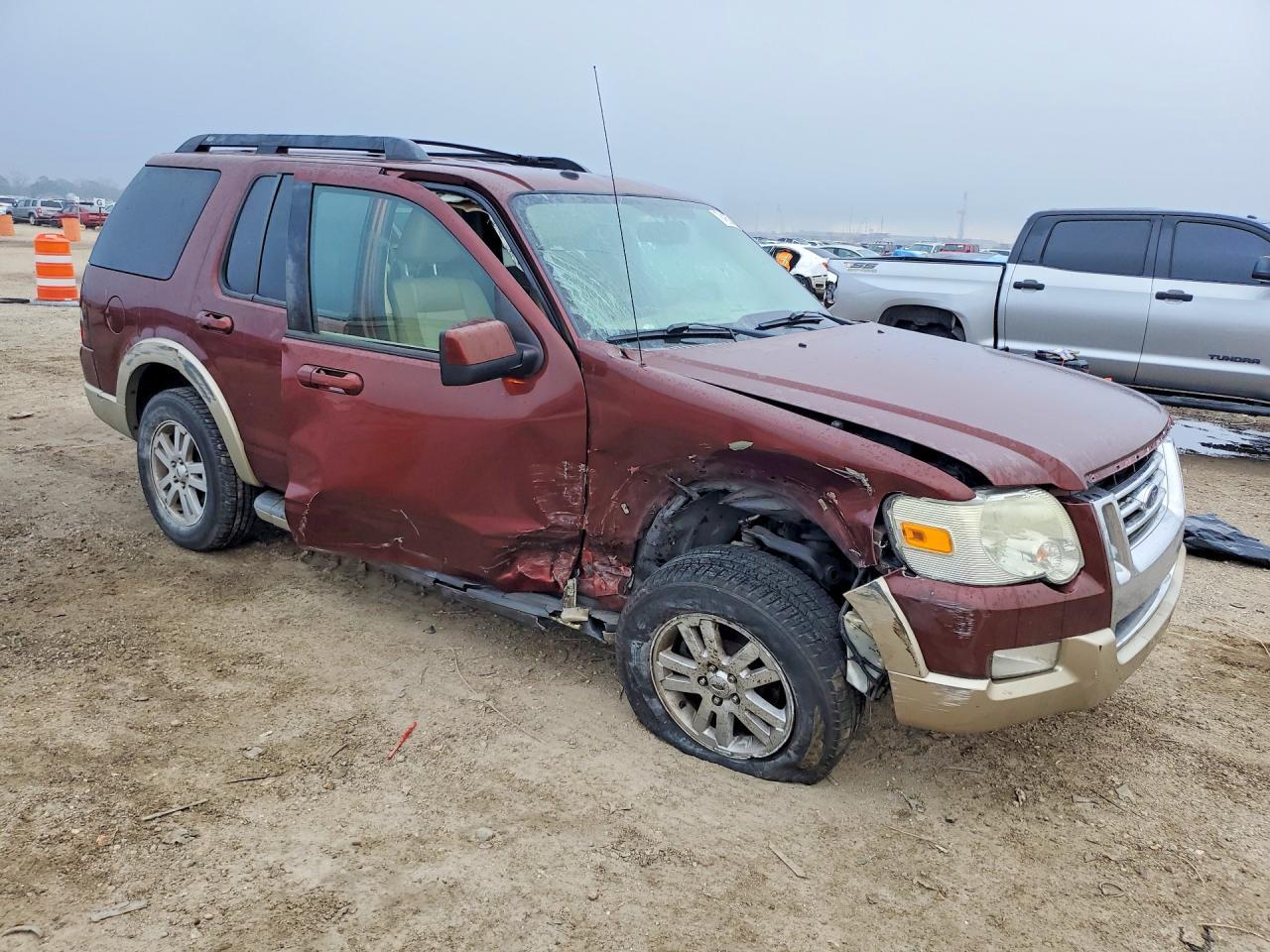 2010 Ford Explorer Eddie Bauer - Фото 4
