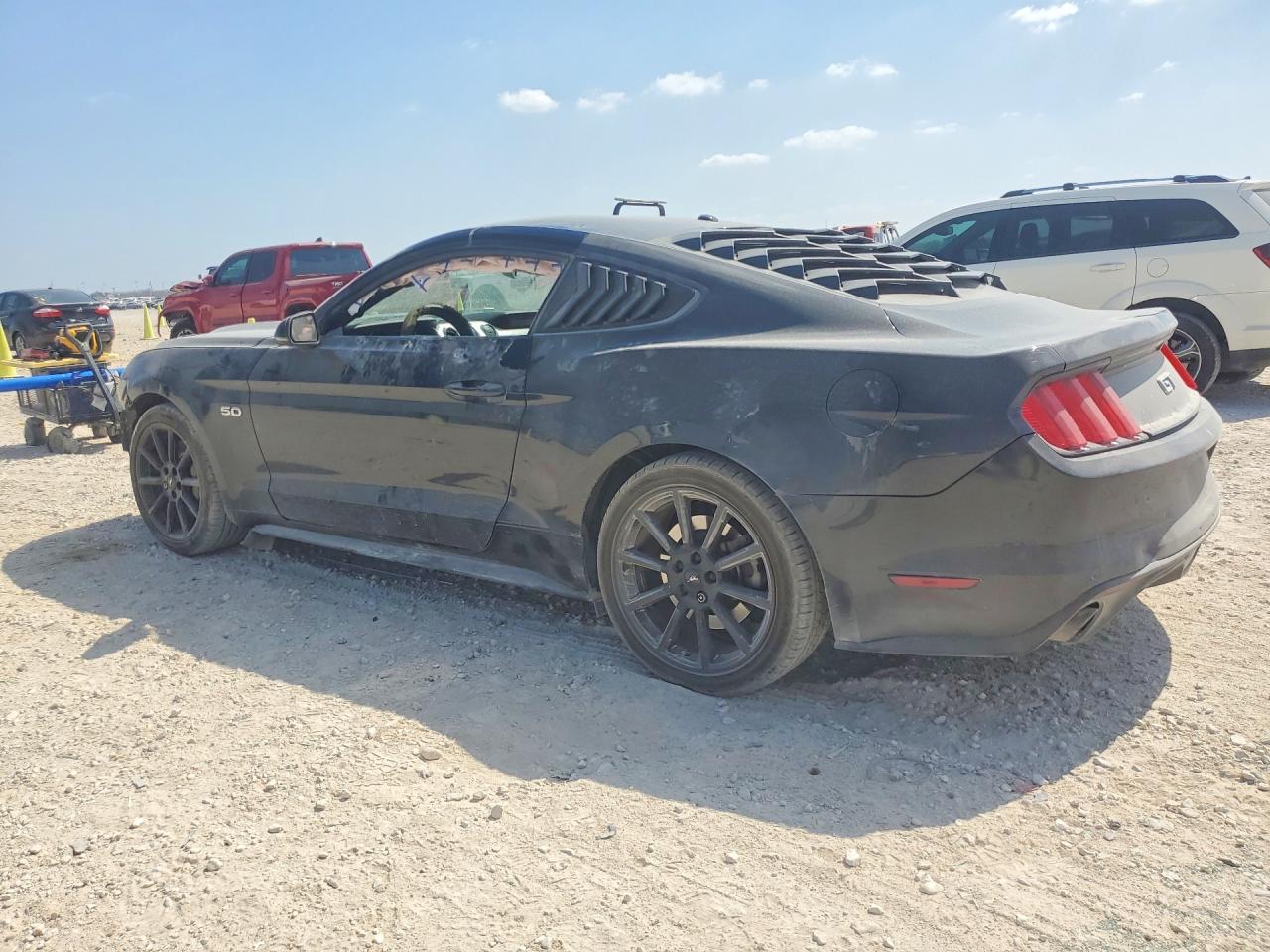 2015 Ford Mustang Gt - Фото 2