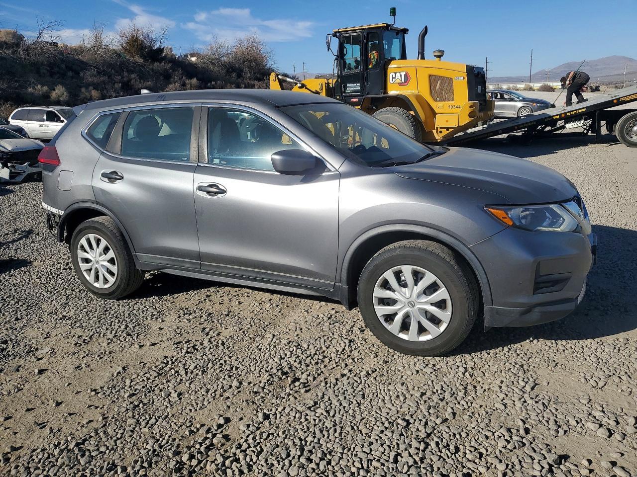 2018 Nissan Rogue S - Image 4