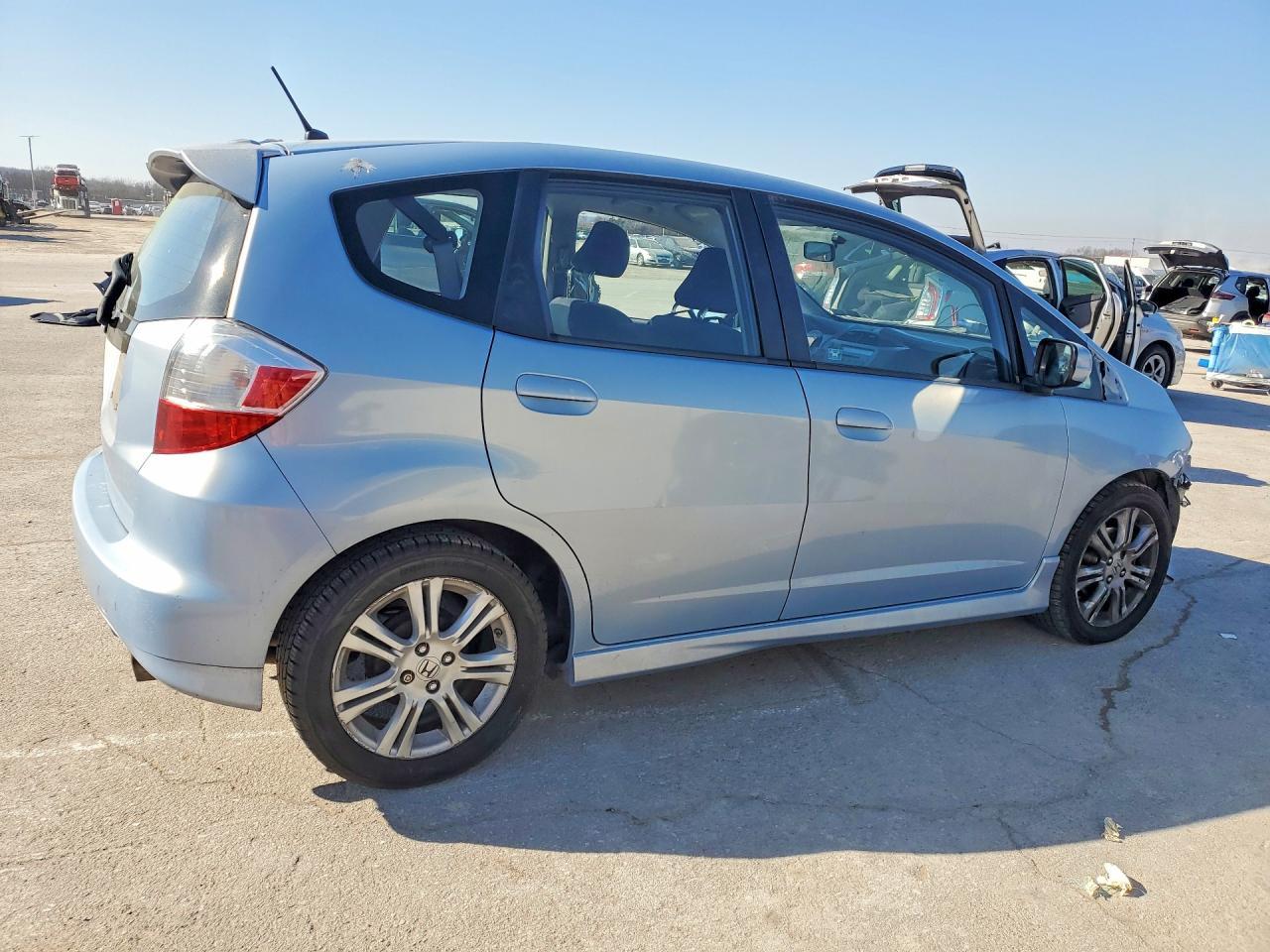 2010 Honda Fit Sport - Фото 3